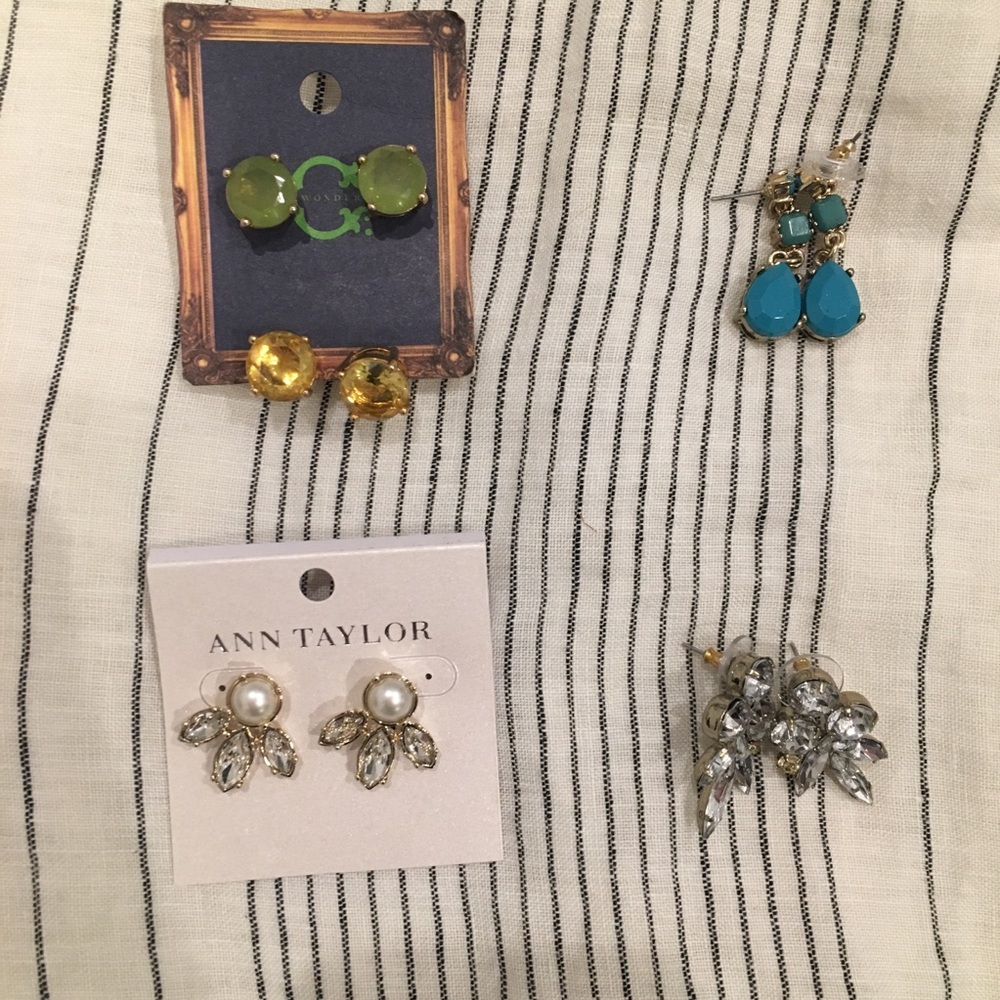 Earring bundle Studs and drop earrings
